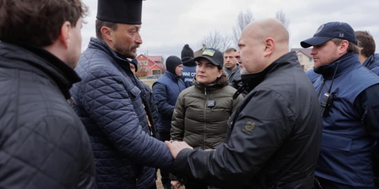 Прокурор Міжнародного кримінального суду побував на місцях вчинення воєнних злочинів рф на Київщині (ФОТО)