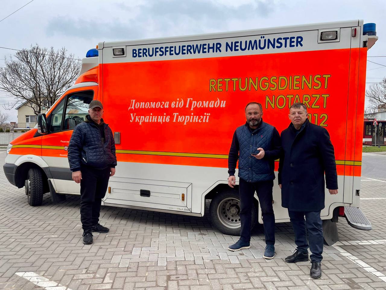 Николаевская БСМП получила спецавтомобиль и медикаменты от общин украинцев в Германии (ФОТО)