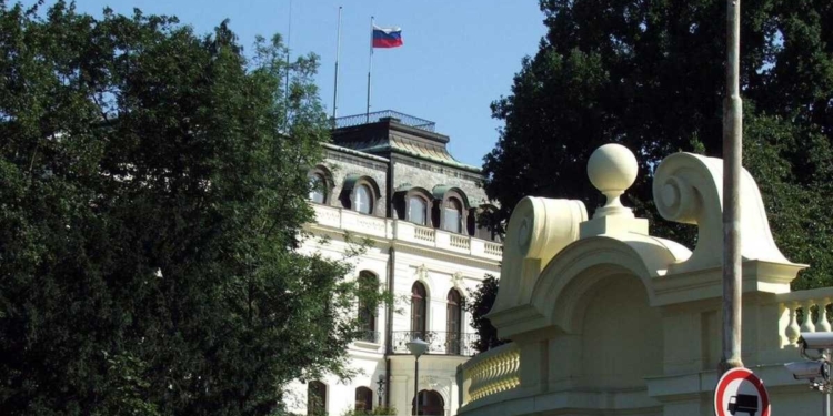 Троллинг 80-го уровня: в Праге переименовали улицу, на которой юридически находится посольство россии, – в улицу Украинских героев