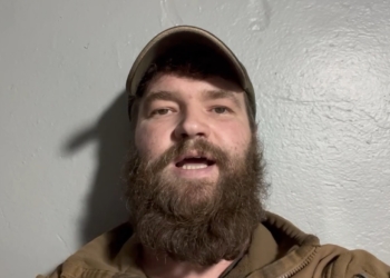 Замкомандиру полку «Азов»: окупанти не дотримали слова – евакуація цивільних з «Азовсталі» не відбулася через постійні бомбардування (ВІДЕО)