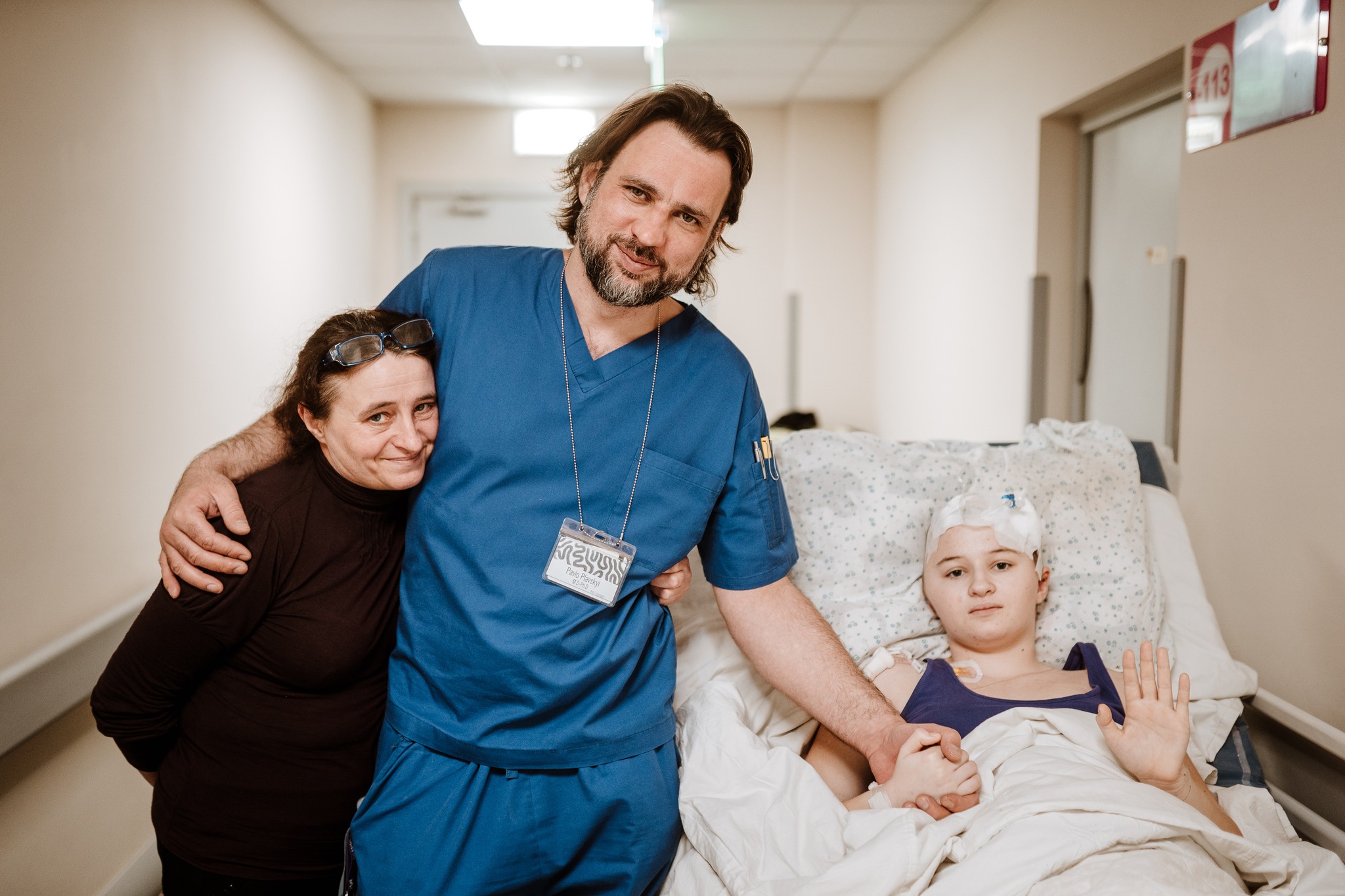 Лікарі «Охматдиту» дістали уламок російського снаряда з голови 13-річної дівчинки з Миколаївської області (ФОТО)