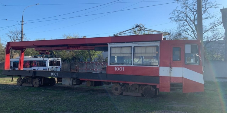 Завтра технічну воду в Миколаєві будуть також розвозити ремонтним трамваєм. Де «зупинки»
