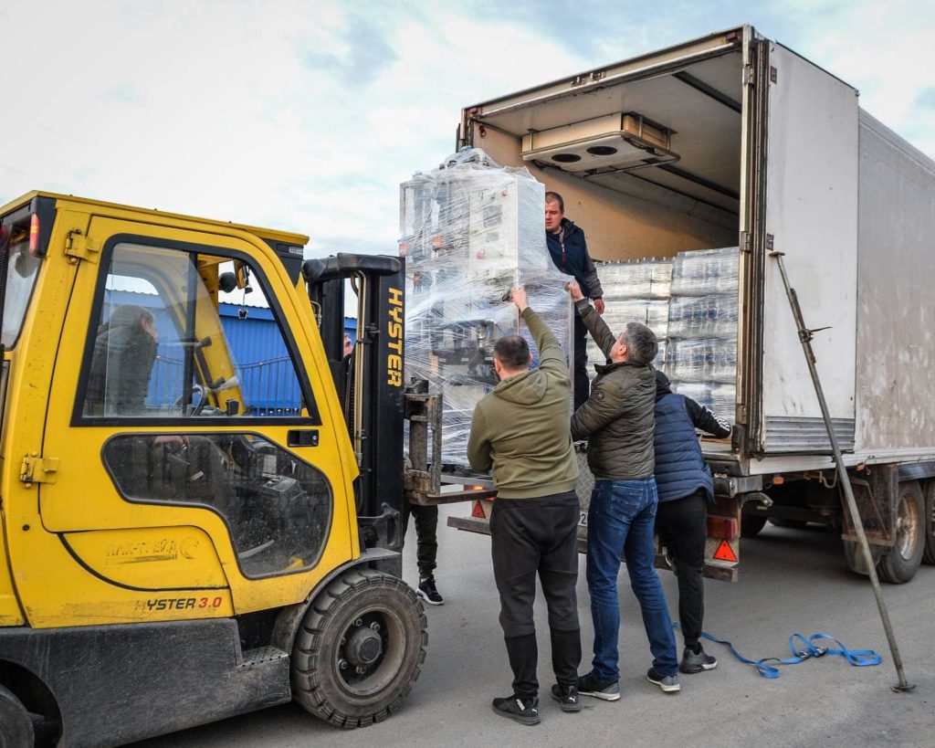 Житомир відправив до Миколаєва установку для очистки води і запас питної води (ФОТО) 2