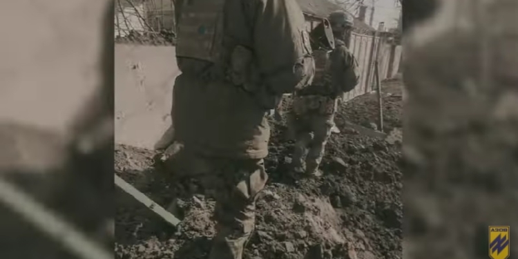 Хроніки боротьби за Маріуполь воїнів “Азову”, яких вже прозвали “сталевими” (ВІДЕО)