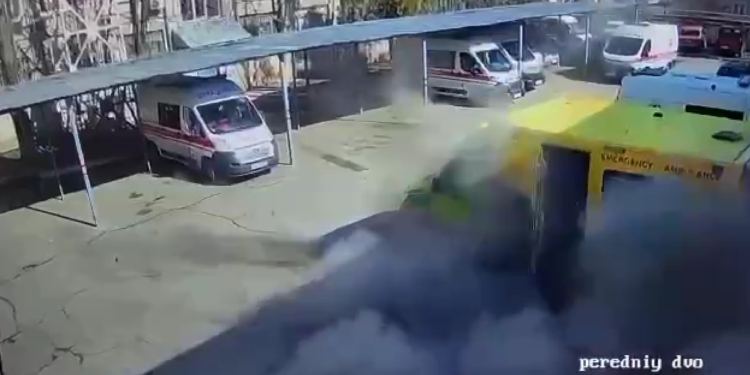 Виталий Ким показал вчерашнюю атаку российских оккупантов на детскую больницу в Николаеве (ВИДЕО)