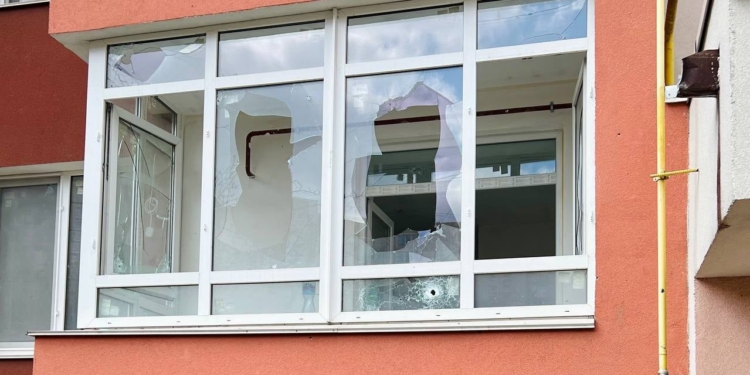 Кому нужна пленка, чтобы закрыть окна после обстрелов Николаева? Мэр дал контакты