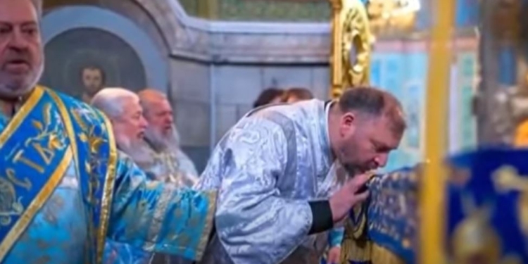 Может отслужить панихиду. Михаил Добкин стал диаконом УПЦ МП (ФОТО)