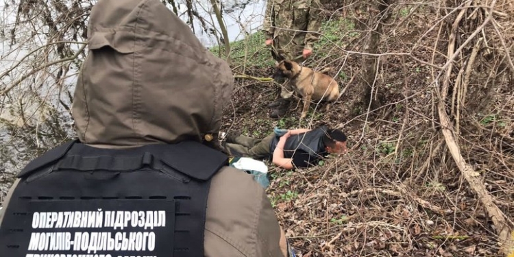 С начала войны 2,2 тыс. военнообязанных мужчин пытались бежать из Украины за границу, некоторым из них это стоило жизни