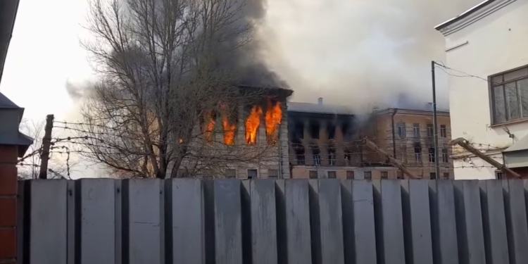 Ракетный институт в Твери сгорел, не помогли и пожарные вертолеты, 7 погибших, 25 пострадавших (ВИДЕО)
