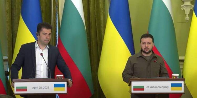 Визит премьера Петкова: Болгария будет ремонтировать украинскую бронетехнику и будет рада предложить порт Варна как логистический хаб (ВИДЕО)