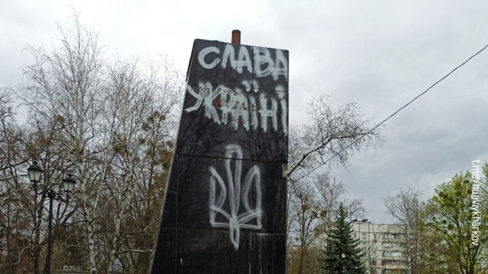 В Харькове «молниеносно» демонтировали бюст маршалу Жукову