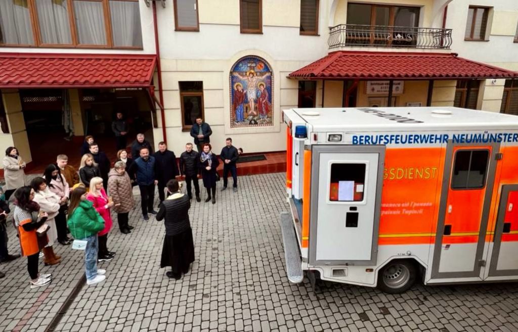 Николаевская БСМП получила спецавтомобиль и медикаменты от общин украинцев в Германии (ФОТО) 3