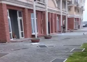 Ракетный удар по Николаеву – уничтожен бар, в многоэтажках на Намыве вылетели окна (ВИДЕО)