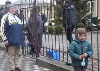 “Мы еле выжили”. Жители освобожденной Бучи рассказывают о пережитом (ВИДЕО)