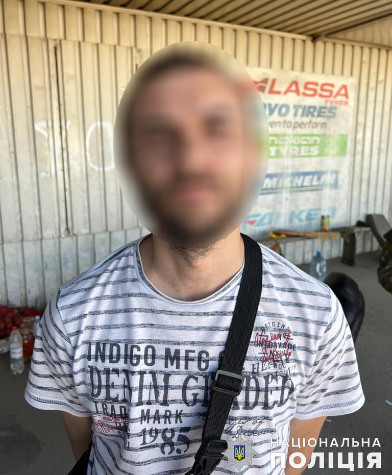 У Миколаєві на блокпосту правоохоронці затримали чоловіка з наркотиками (ФОТО) 5
