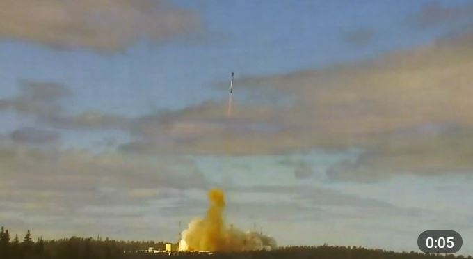 Аналоговнет, может уничтожить Британию. В рф испытали межконтинентальную баллистическую ракету “Сармат” (ВИДЕО)