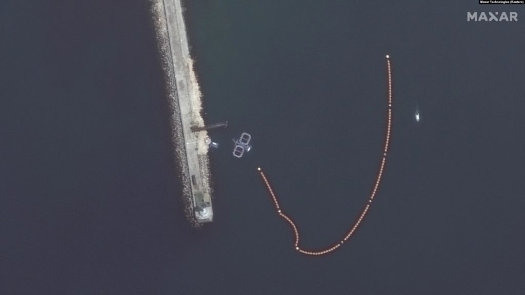 Два загона для боевых российских дельфинов разместили в бухте Севастополя – британское СМИ (СПУТНИКОВЫЕ СНИМКИ) 7