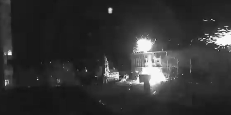 Ночной обстрел Николаева (ВИДЕО)