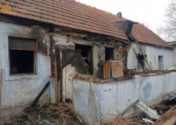 У Вознесенському районі ледь не згоріла сім’я з дітьми – людей врятували сусіди, пожежні загасили вогонь (ФОТО)