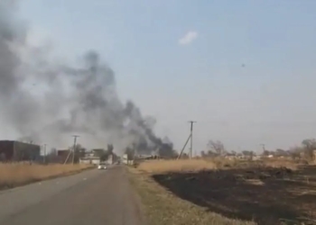 В Уссурийске вспыхнул пожар на авиабазе (ВИДЕО)