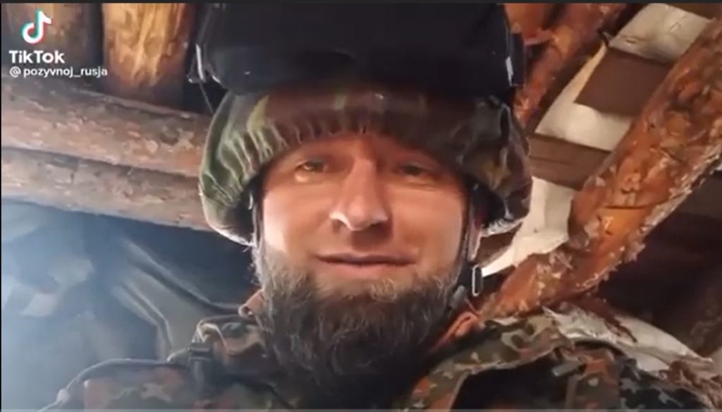 Украинский боец обратился к рашистам на Херсонщине: " Выбор простой - сдаться или умереть" (ВИДЕО) 1