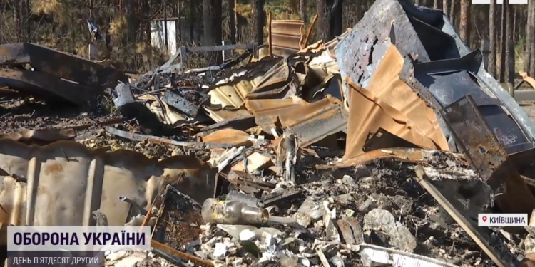 Рашисты сожгли имение Януковича в Сухолучье (ВИДЕО)