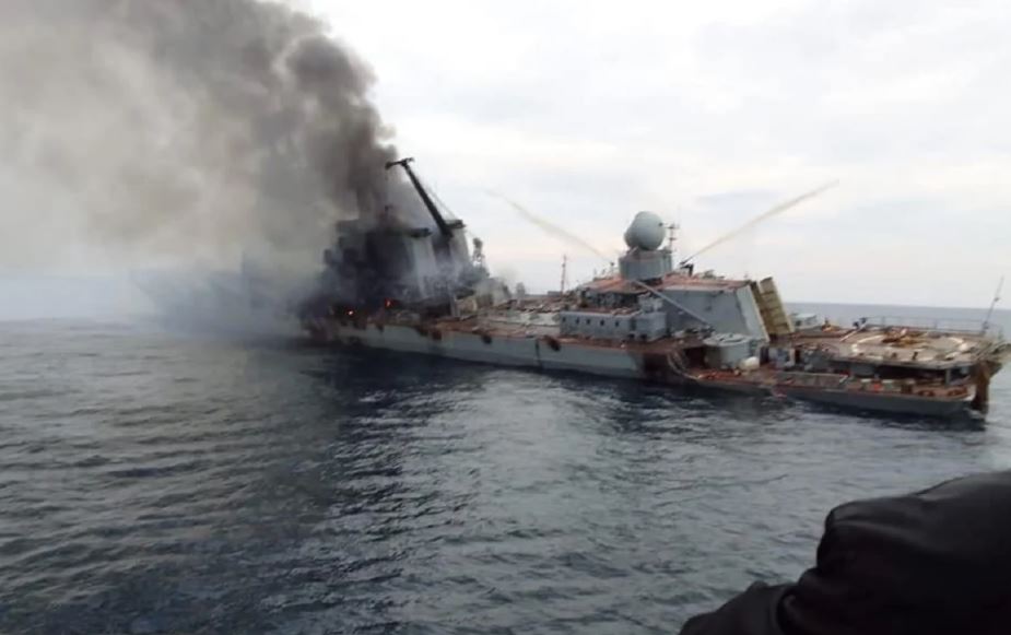 Западные OSINT-журналисты утверждают, что нашли реальное фото подбитого крейсера "Москва" (ФОТО)   8