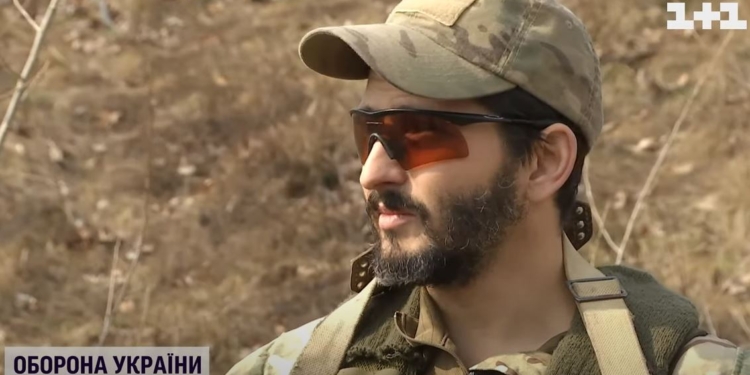 Суперснайпер из Канады воюет за Украину – рашисты уже несколько раз его “похоронили” (ВИДЕО)