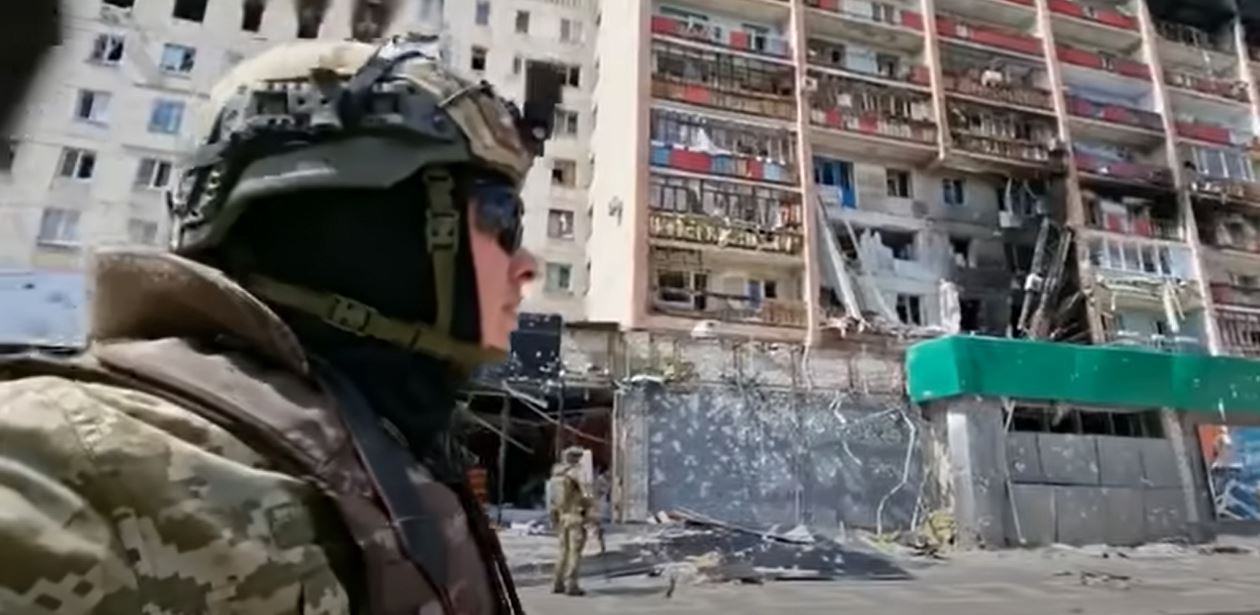 Дмитрий Комаров показал Североденецк после бомбежки. Что говорят жители города (ВИДЕО)