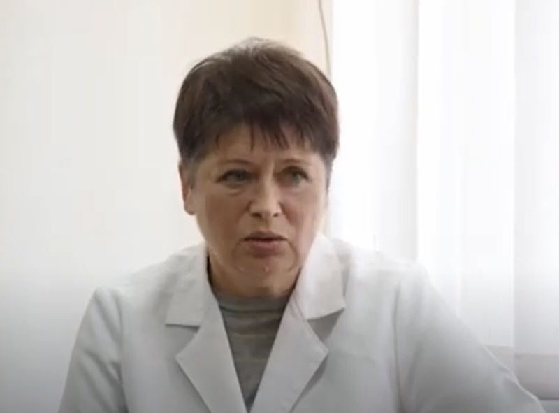 В Николаеве врач «скорой помощи» призывает российских военных, в числе которых ее бывший зять, не выполнять преступные приказы (ВИДЕО)