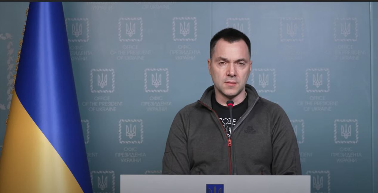 Украина предложила Кремлю обменять защитников Мариуполя на всех российских пленных, – Арестович (ВИДЕО)