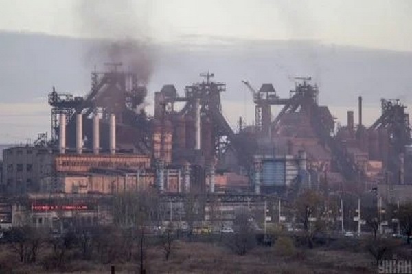 1 загиблий і 6 поранених: росіяни на території заводу «Азовсталь» підбили автівку, яка їхала забирати цивільних