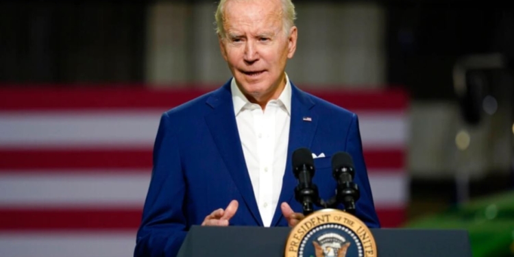 Байден сделал заявление по Украине – о новой партии оружия, финпомощи и мужестве (ВИДЕО)