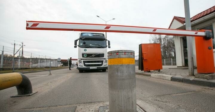 Куда делась пробка из фур на границе ЕС и Беларуси? Объясняем