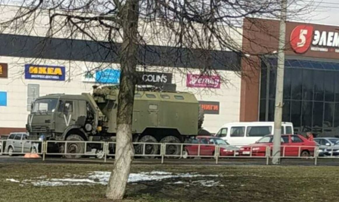 Рашисты в беларуси торгуют награбленным в Украине сахаром