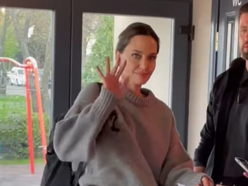 Вместо «Джавелинов» отправили Анджелину: забавная реакция украинцев на Джоли во Львове, мемы (ФОТО)