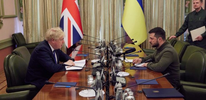 Украину покорить невозможно: Джонсон о бегстве РФ с острова Змеиный 3