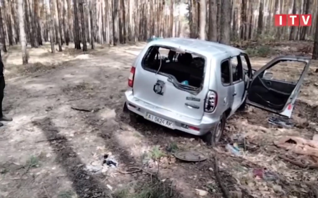 В лесу под Ирпенем найден автомобиль с расстрелянной семьей. Возможно, там был и младенец (ФОТО, ВИДЕО) 1