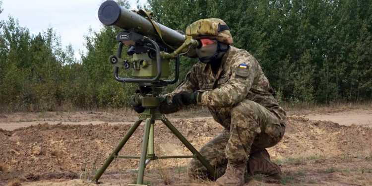 Наши десантники уничтожили 2 российских вертолета Ми-8 из “Корсара”: первый случай поражения воздушной цели из ПТРК (ВИДЕО)