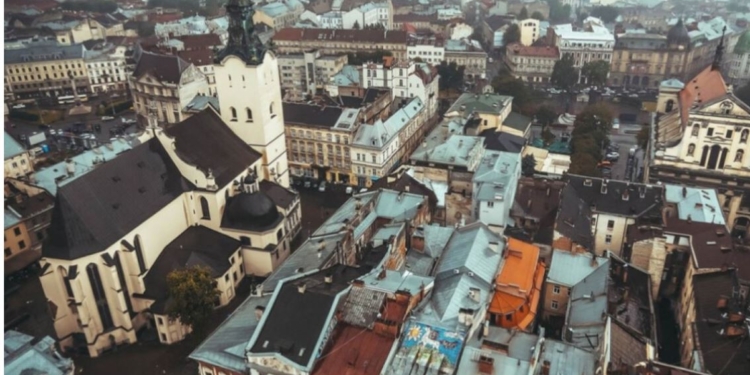 По Львову завдали п’ять ракетних ударів – Садовий