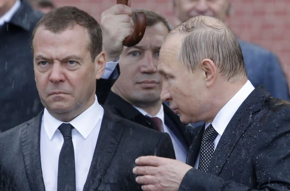 Медведев заявил, что они строят "Евразию от Лиссабона до Владивостока", а Украину нужно уничтожить 1