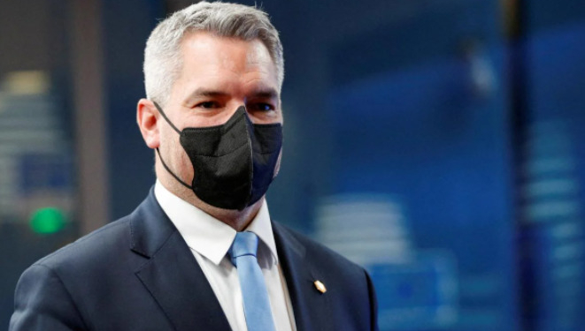 Канцлер Австрии завтра полетит в Москву на встречу с Путиным. В Киеве он был вчера