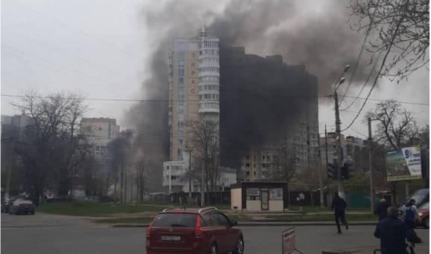 Жертв ракетного обстрела Одессы стало больше, одна ракета упала на кладбище (ФОТО, ВИДЕО) 11