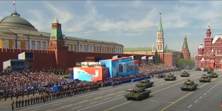 “Вторая в мире” и ультрасовременные разработки. Что такое на самом деле армия рашистов (ВИДЕО)