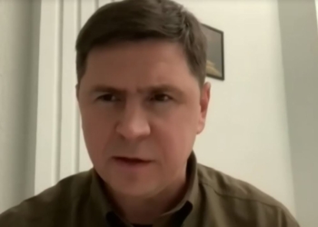 Ракету, которая ударила по вокзалу Краматорска, выпустили с территории “ДНР” в городе Шахтерск, – Подоляк (ВИДЕО)