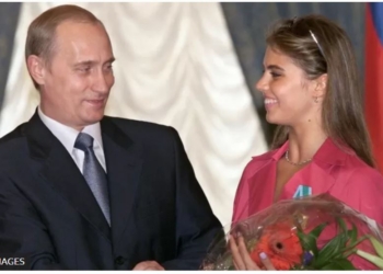 WSJ рассказал о Путине, Кабаевой и троих детях