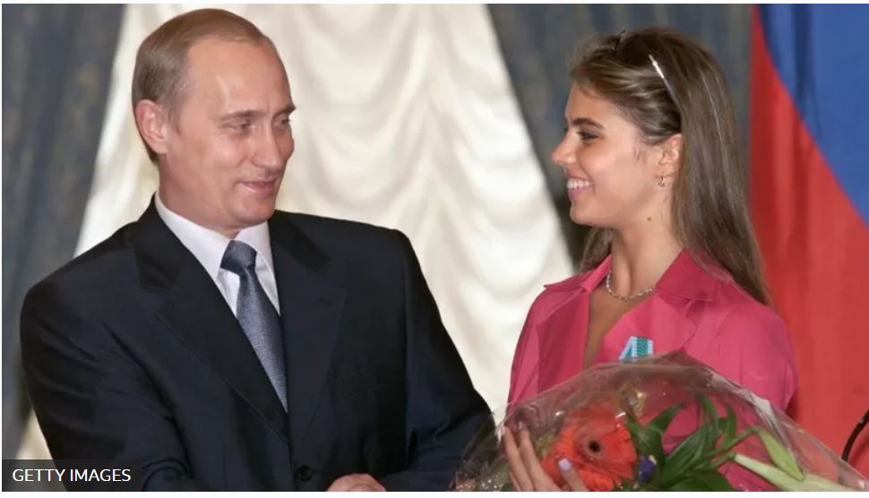 WSJ рассказал о Путине, Кабаевой и троих детях 1