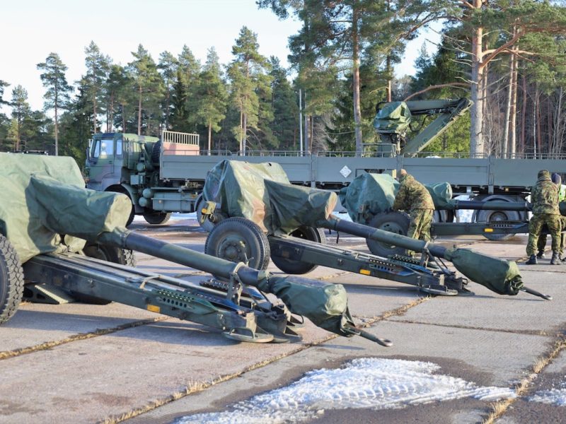 Гаубицы, ракеты, пушки. Эстония передала Украине очередную партию военной помощи (ФОТО)