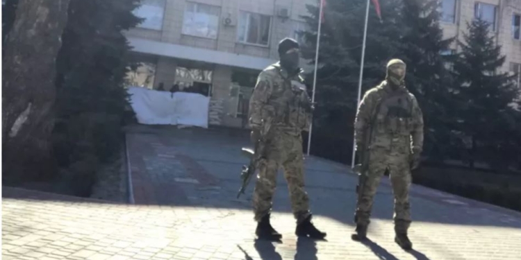 “Ничего. Перестроитесь скоро”. Жизнь на временно оккупированных территориях: что говорят рашисты, и что происходит на самом деле (ФОТО)