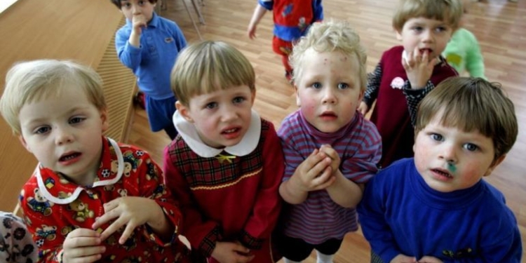 Эвакуированных детей-сирот с Донбасса продают в усыновление в РФ, – правозащитники 